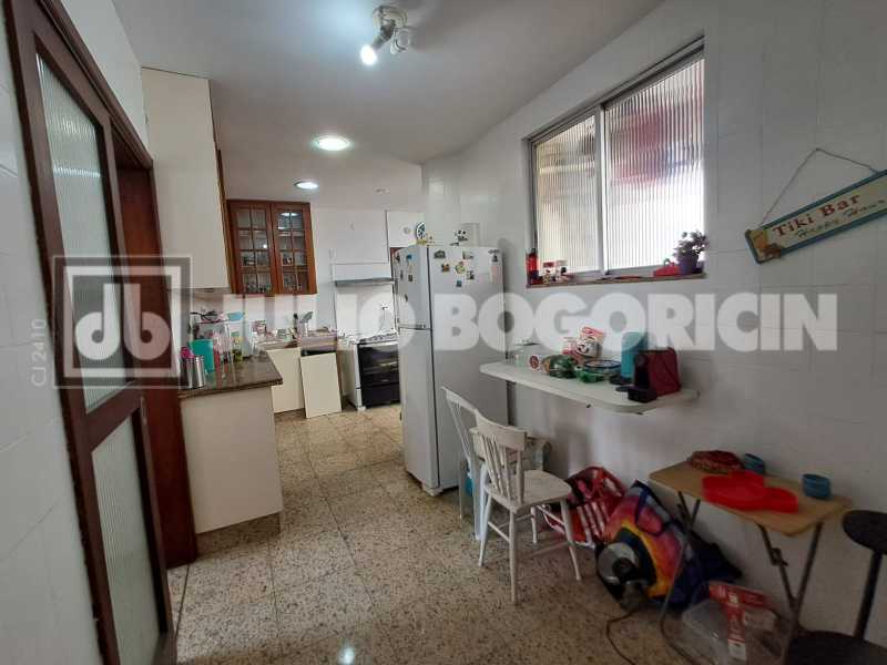 d885848f-7d0c-4c3e-817c-a26baf - 32