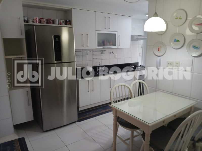 6f088b44-2705-47f0-b0a7-7f6109 - 24