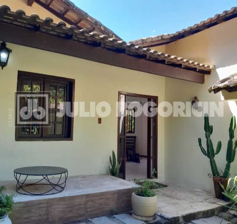 Área dos fundos - 14