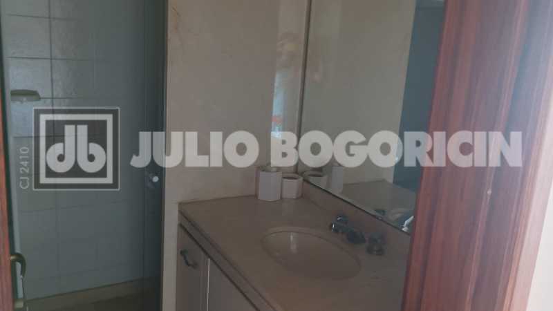 60ad0e3d-1a33-486d-93f1-4a7a90 - 24