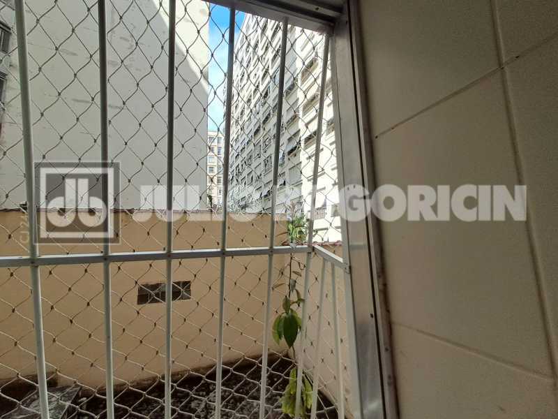 b8c31232-7a0d-44e4-bb8f-10df75 - 21