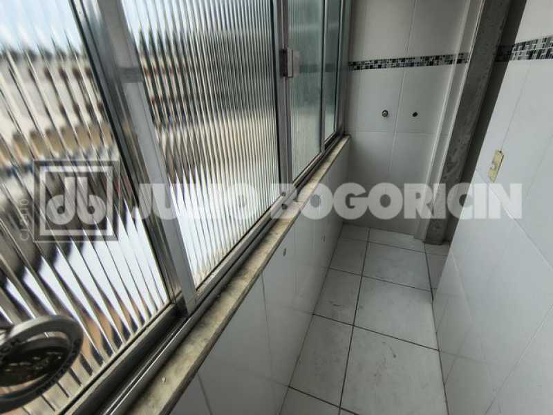 17bancarios2quartosjuliobogori - 17