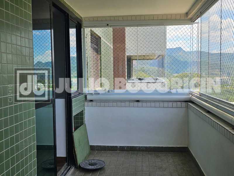 8d2eb772-bf8c-421e-a9bc-4d4938 - 13