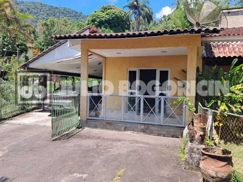 Conheça 6. do imóvel - taquara-jacarepagua-sitio-4casas-10quartos-5suites-jardim-piscina-rea gourmet- churrasqueira-campo futebol-nascente-cachoeirra-lago com peixes-arvores frutiferas,pomar-60vagas - JBJ601994 - 3 6. - 3