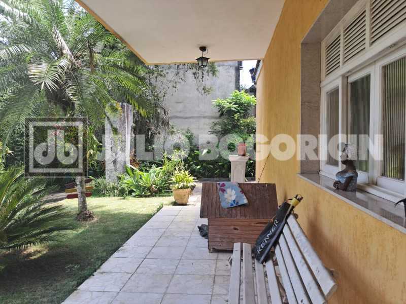 Conheça 7. do imóvel - taquara-jacarepagua-sitio-4casas-10quartos-5suites-jardim-piscina-rea gourmet- churrasqueira-campo futebol-nascente-cachoeirra-lago com peixes-arvores frutiferas,pomar-60vagas - JBJ601994 - 4 7. - 4