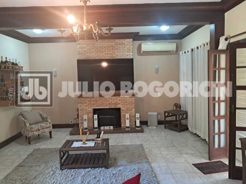 Conheça 10. do imóvel - taquara-jacarepagua-sitio-4casas-10quartos-5suites-jardim-piscina-rea gourmet- churrasqueira-campo futebol-nascente-cachoeirra-lago com peixes-arvores frutiferas,pomar-60vagas - JBJ601994 - 6 10. - 6