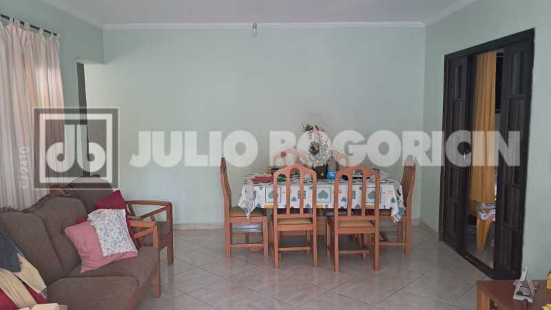 Conheça WhatsApp Image 2026-01-15 at 1 do imóvel - taquara-jacarepagua-sitio-4casas-10quartos-5suites-jardim-piscina-rea gourmet- churrasqueira-campo futebol-nascente-cachoeirra-lago com peixes-arvores frutiferas,pomar-60vagas - JBJ601994 - 11 WhatsApp Image 2026-01-15 at 1 - 11