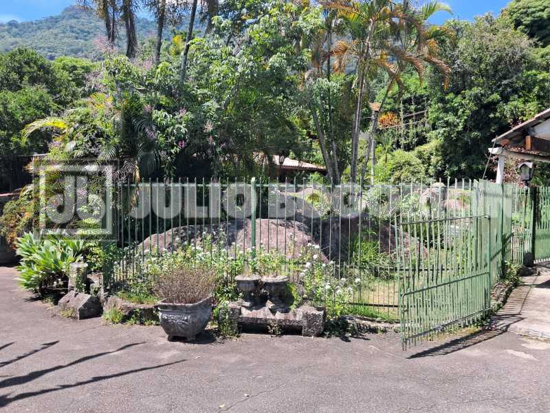 Conheça WhatsApp Image 2026-01-15 at 1 do imóvel - taquara-jacarepagua-sitio-4casas-10quartos-5suites-jardim-piscina-rea gourmet- churrasqueira-campo futebol-nascente-cachoeirra-lago com peixes-arvores frutiferas,pomar-60vagas - JBJ601994 - 32 WhatsApp Image 2026-01-15 at 1 - 32