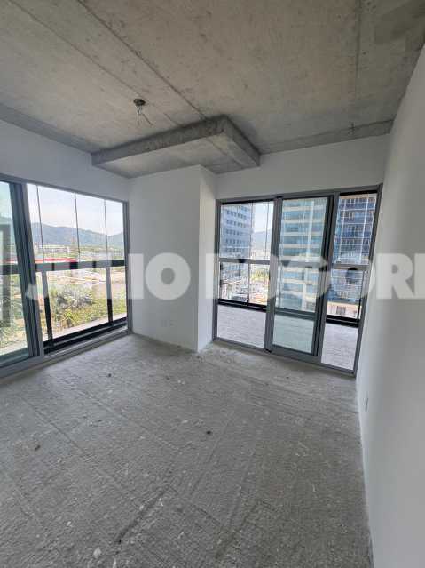 1f722713-2c4d-4d3f-ad35-a1e5bf - 8