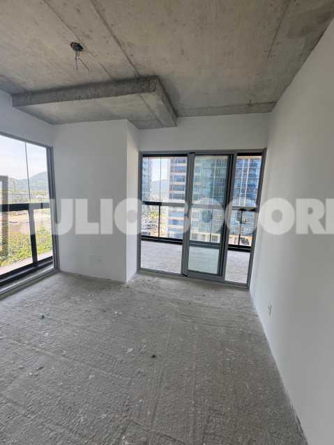 4590c8fd-4f9b-44c2-b243-c202f2 - 17