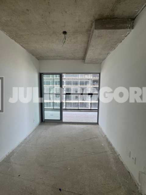 c6892d92-bc69-43a4-a192-be771d - 24