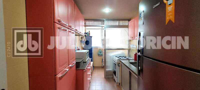 bf16fac5-5a9a-4b15-981f-4739eb - 32