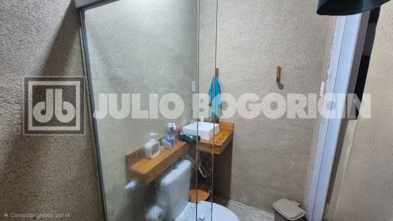 b952e49c-145d-4c8e-979b-dd6478 - 15