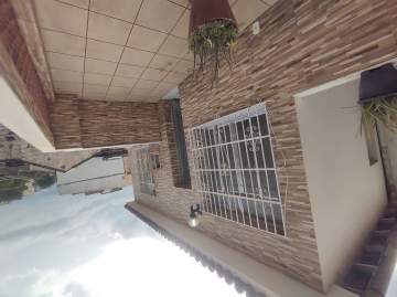 Excelente casa frente de rua varandão 2 quartos c vaga proximo ao Sup Guanabara.. - JBM223524