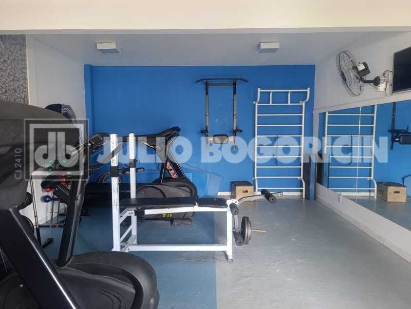 32 SALA ACADEMIA. - 33