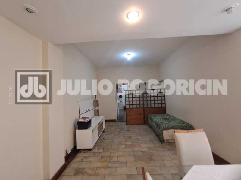 Conheça WhatsApp Image 2026-02-09 at 1 do imóvel - Maravilhosa localização , juntinho ao metrô Flamengo , apto com 02qtos amplos banheiro social cozinha e dependências completas 01vaga - JBF29523 - 2 WhatsApp Image 2026-02-09 at 1 - 2