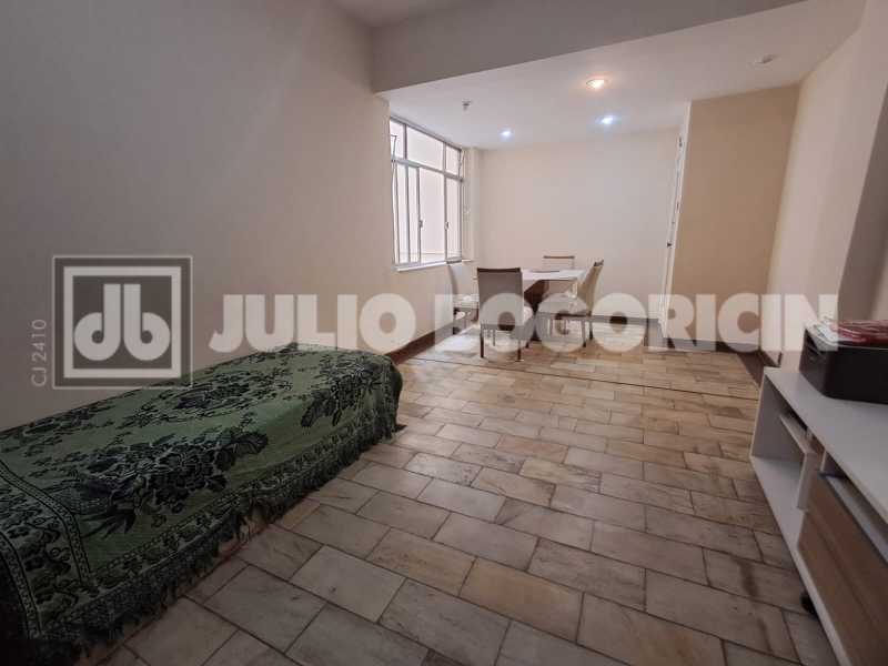 Conheça WhatsApp Image 2026-02-09 at 1 do imóvel - Maravilhosa localização , juntinho ao metrô Flamengo , apto com 02qtos amplos banheiro social cozinha e dependências completas 01vaga - JBF29523 - 3 WhatsApp Image 2026-02-09 at 1 - 3