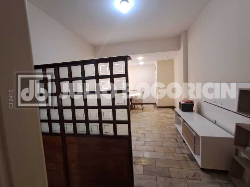 Conheça WhatsApp Image 2026-02-09 at 1 do imóvel - Maravilhosa localização , juntinho ao metrô Flamengo , apto com 02qtos amplos banheiro social cozinha e dependências completas 01vaga - JBF29523 - 21 WhatsApp Image 2026-02-09 at 1 - 21