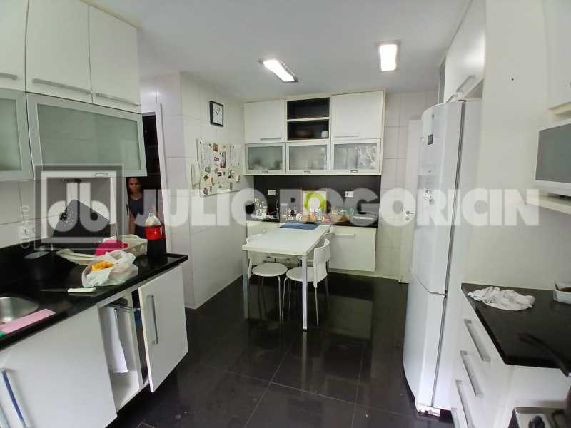 feb9c823-c92a-468c-b611-71c8dc - 23