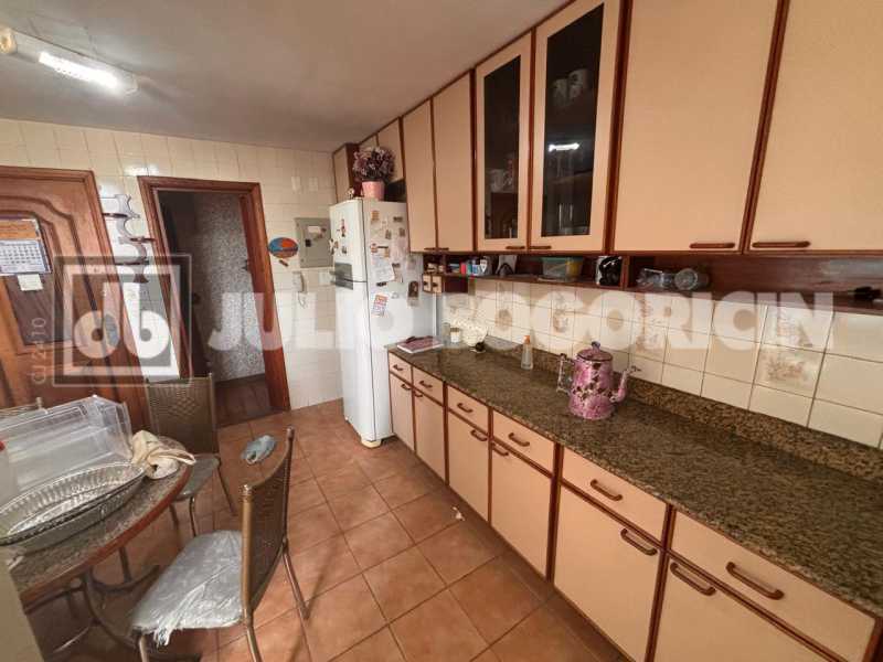 5c8600e8-369f-43ec-9323-bde482 - 17