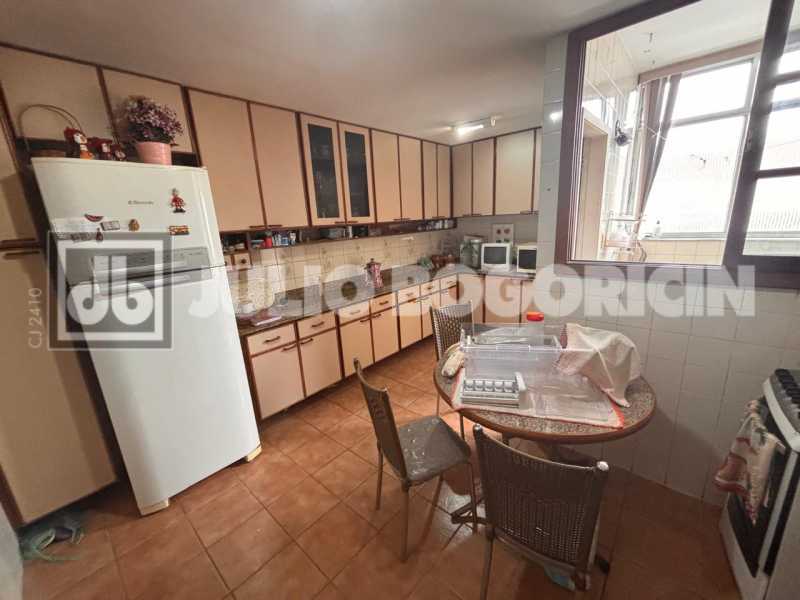 7c9d6222-3204-4f66-b826-fb3458 - 16