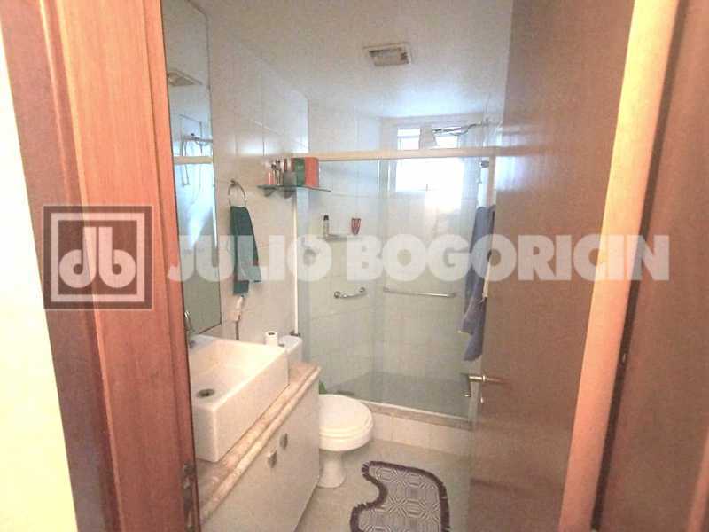 7dd7e2b9-2afc-4e25-980a-0b2f4b - 24