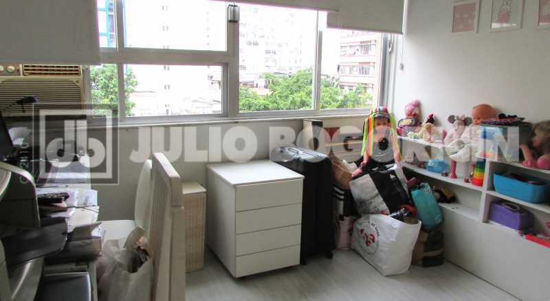 Conheça 21 do imóvel - Flamengo - Juinto Metro e Praia - Sala - 3 Quartos com armários - Lavabo - Cozinha planejada - Dep. completas - Garagem no Condomínio - Entrar e ser feliz! Exclusivo JB. - JBF38288 - 21 21 - 21