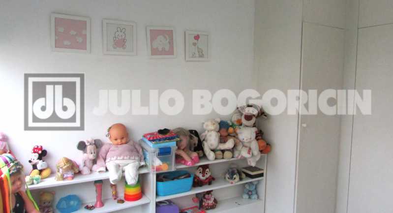 Conheça 22 do imóvel - Flamengo - Juinto Metro e Praia - Sala - 3 Quartos com armários - Lavabo - Cozinha planejada - Dep. completas - Garagem no Condomínio - Entrar e ser feliz! Exclusivo JB. - JBF38288 - 22 22 - 22