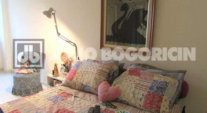 Conheça 24 do imóvel - Flamengo - Juinto Metro e Praia - Sala - 3 Quartos com armários - Lavabo - Cozinha planejada - Dep. completas - Garagem no Condomínio - Entrar e ser feliz! Exclusivo JB. - JBF38288 - 24 24 - 24