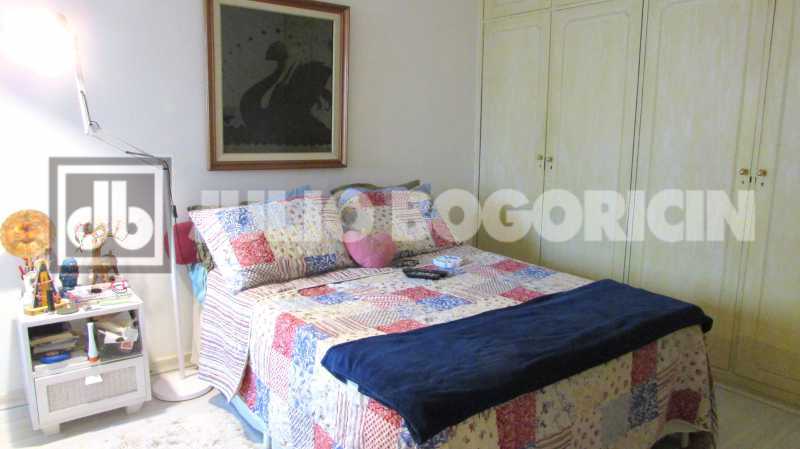 Conheça 25 do imóvel - Flamengo - Juinto Metro e Praia - Sala - 3 Quartos com armários - Lavabo - Cozinha planejada - Dep. completas - Garagem no Condomínio - Entrar e ser feliz! Exclusivo JB. - JBF38288 - 25 25 - 25