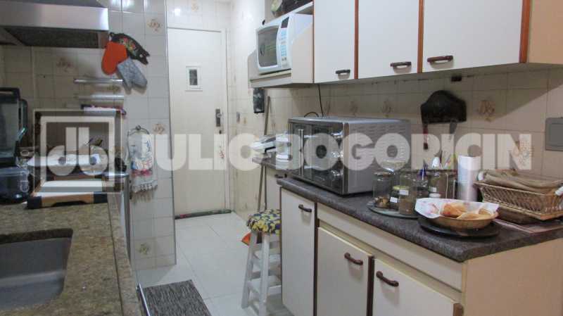 Conheça 32 do imóvel - Flamengo - Juinto Metro e Praia - Sala - 3 Quartos com armários - Lavabo - Cozinha planejada - Dep. completas - Garagem no Condomínio - Entrar e ser feliz! Exclusivo JB. - JBF38288 - 32 32 - 32