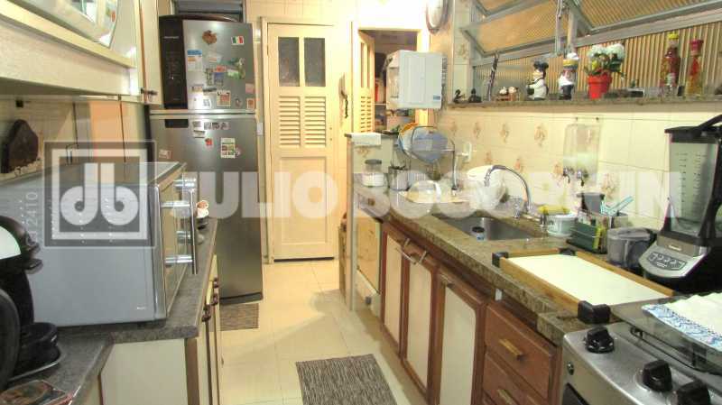 Conheça 35 do imóvel - Flamengo - Juinto Metro e Praia - Sala - 3 Quartos com armários - Lavabo - Cozinha planejada - Dep. completas - Garagem no Condomínio - Entrar e ser feliz! Exclusivo JB. - JBF38288 - 35 35 - 35