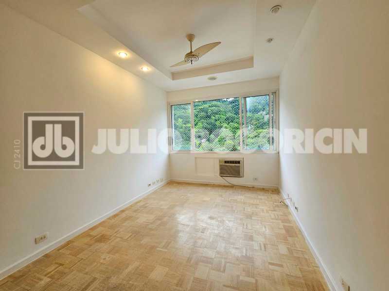 40d881c4-5994-422b-baea-f38f00 - 3