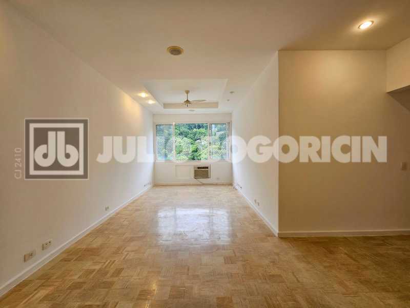 f89b6e25-d2e4-48c5-8ae9-83e3c9 - 4