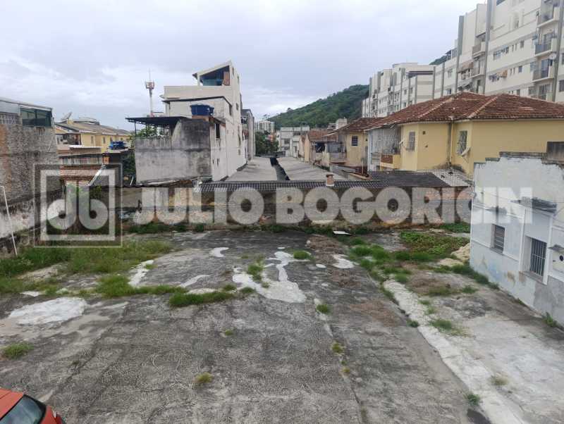 39 TERRENO LATERAL DIR. - 40