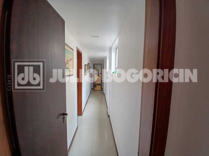 c2a8e7de-5703-4fc1-aed3-07854a - 12