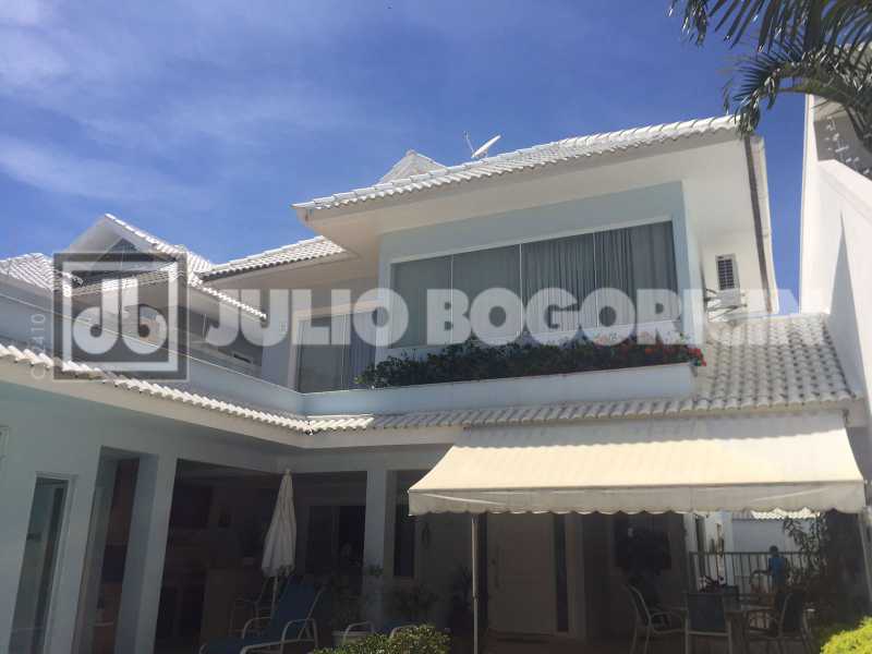 0af95886-bed4-4ff9-a5d2-ae61ee - 1