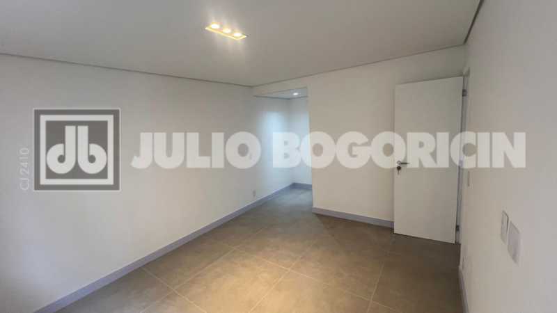 WhatsApp Image 2025-12-04 at 1 - 5