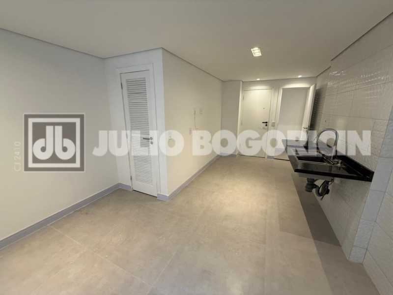 WhatsApp Image 2025-12-04 at 1 - 18