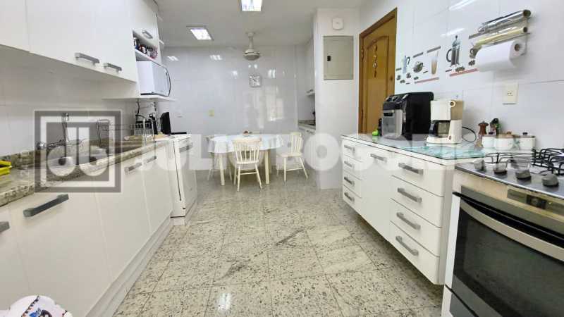 Conheça 32. do imóvel - Ipanema, Amplo, salão, 3 quartos, suíte, lavabo, banheiro social, 2 vagas - JBIPA38124 - 32 32. - 32