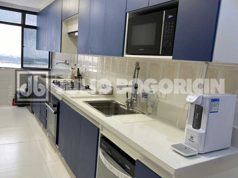 c2e1d068-4d44-4ec5-a1de-62eeb0 - 21