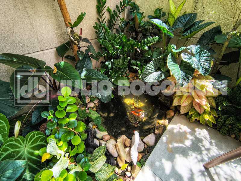 AP 820K STORIES 4. - 14