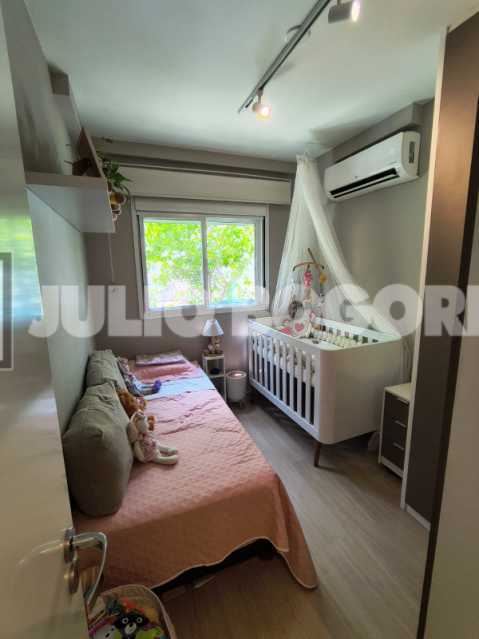 AP 820K STORIES 14. - 24