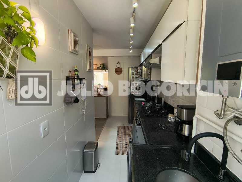 AP 820K STORIES 19. - 29