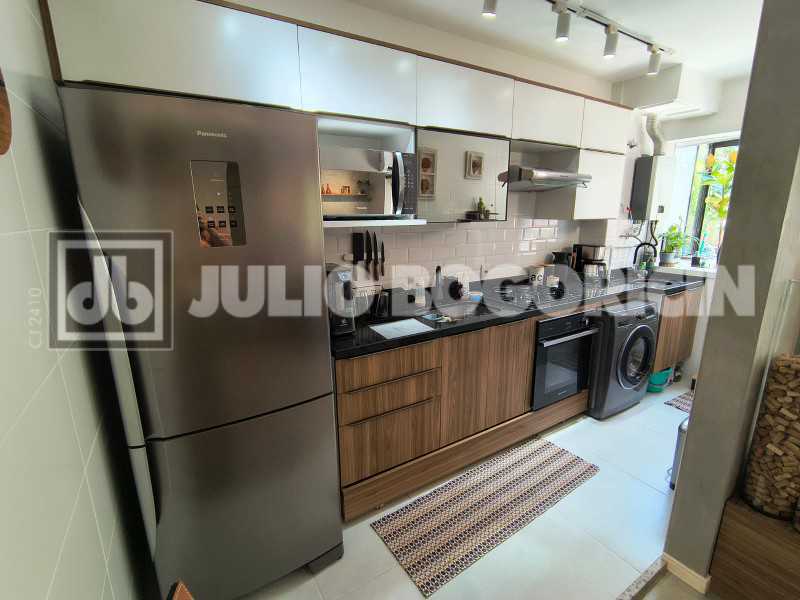 AP 820K STORIES 20. - 30