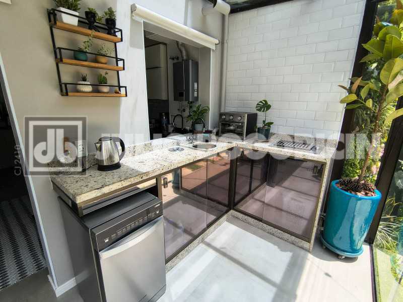 AP 820K STORIES 23. - 33