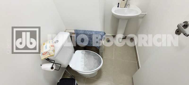 ee073269-4bd9-4cb3-947c-7695df - 33