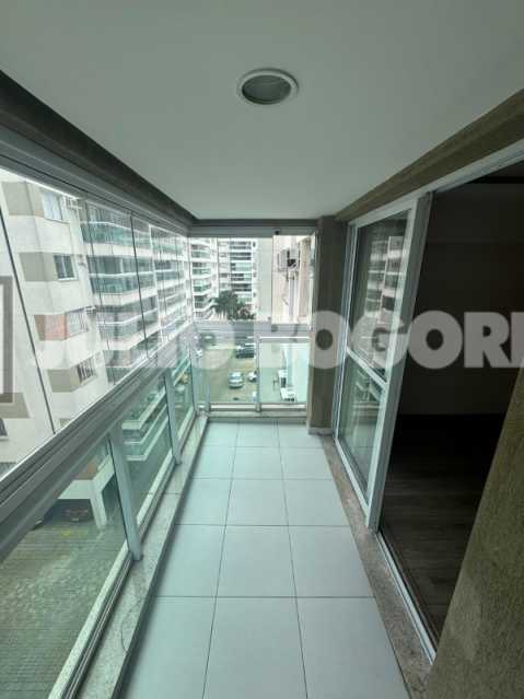 VERNISSAGE 445K 30. - 5