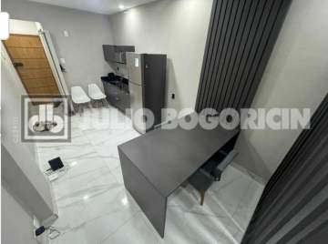 Apto. - Copacabana - Todo Reformado - 32m - Quadra da Praia - Ar Condicionado - JBC102117