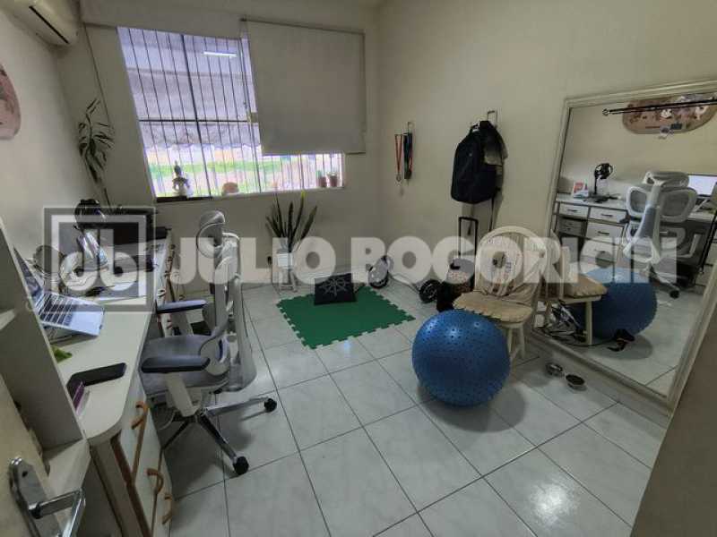 8bancarios2quartosjuliobogoric - 8